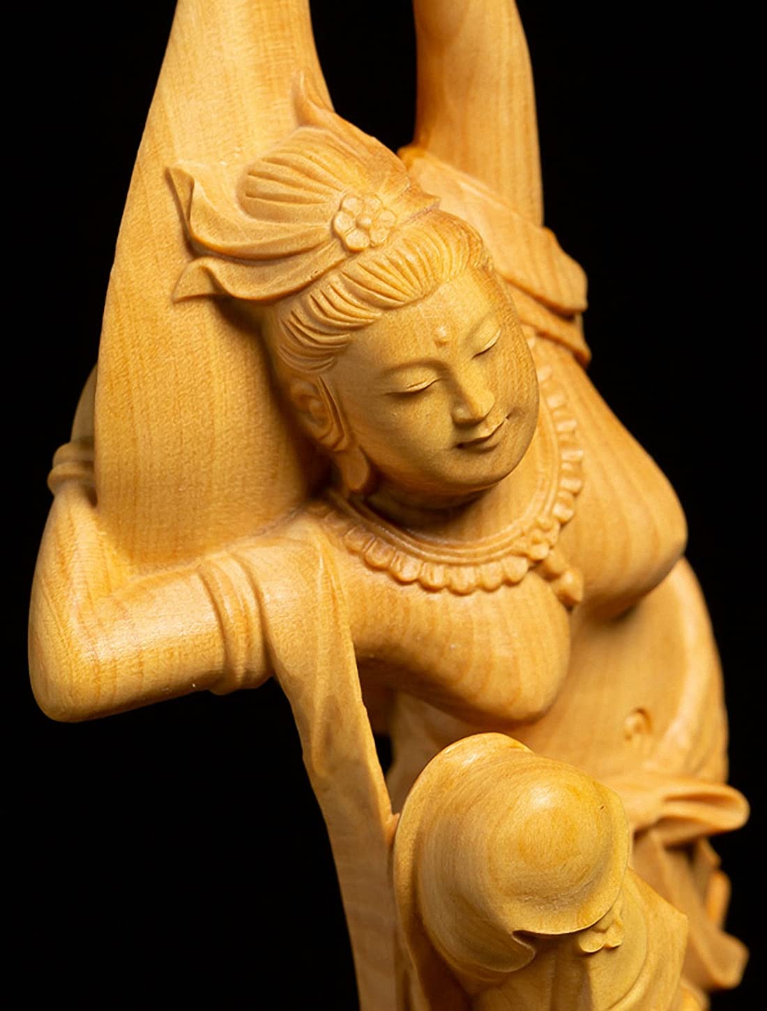 Amazon.com: Natural Boxwood 手工雕刻敦煌飛天樂器女佛像(琵琶2#) : 樂器